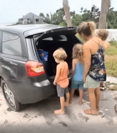 Single Mother of Four Buys a Used Car — What Happened Next Changed Her Life