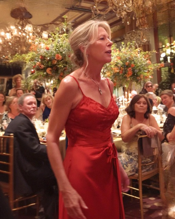 They Laughed at My Wedding Outfit, Then the Groom’s Mom Made Everyone Silent