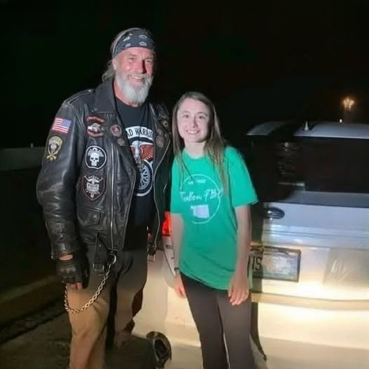 Biker Stops to Help Girl With Flat Tire — What He Found in the Trunk Terrified Him
